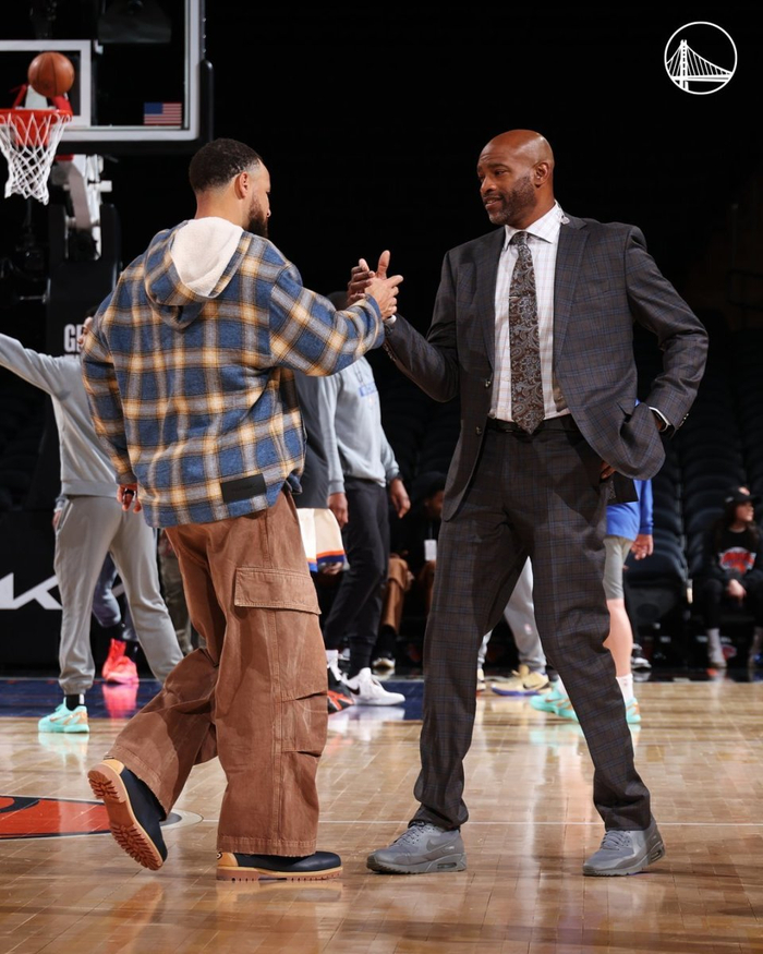 库里与卡特麦克格雷迪重逢致敬传奇时刻