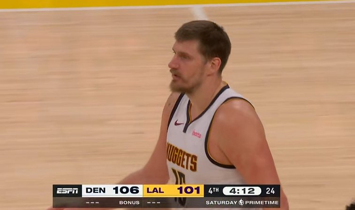 掘金领先湖人106-101 比赛进入关键阶段