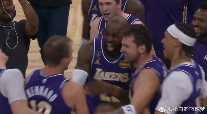 勒布朗·詹姆斯历史性突破：1612场里程碑战逆转