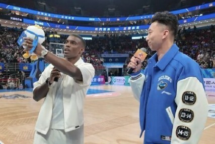 法比奥现身助威 北京男篮冲击CBA第五名