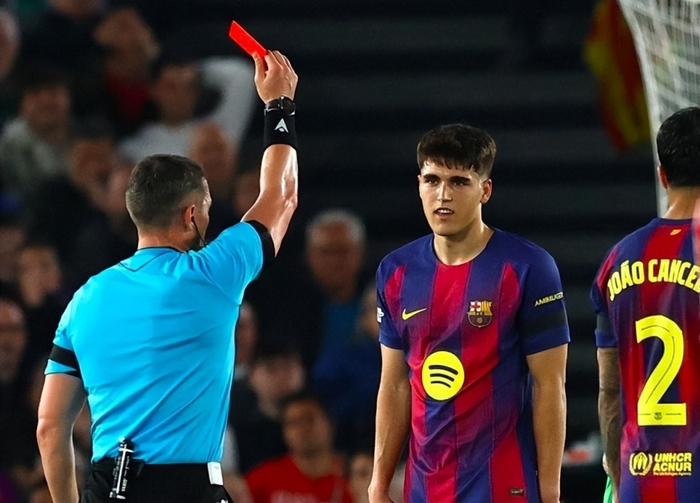 巴萨欧冠次回合惨败马竞 库巴西红牌致崩盘
