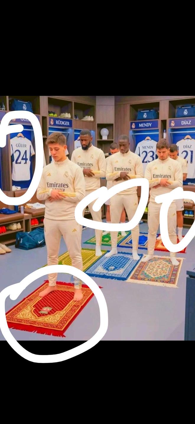 皇马球员与利物浦球员祈祷场景引发争议 球迷怒