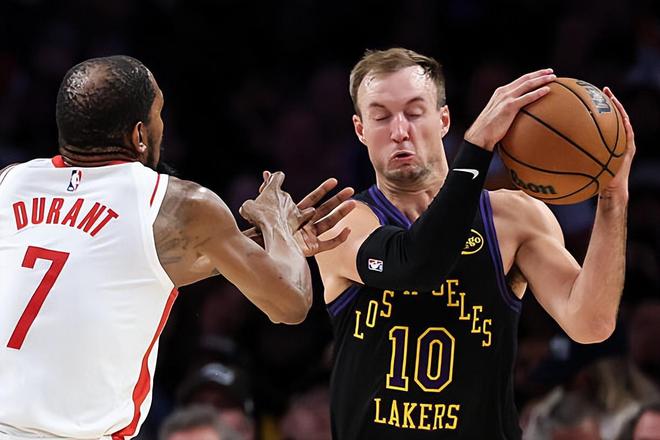 肯纳德爆发砍50分 湖人两连胜奠定季后赛优势