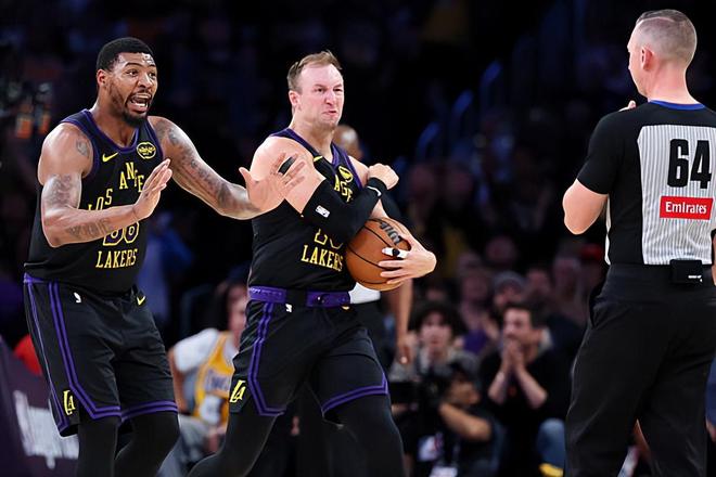 肯纳德爆发砍50分 湖人两连胜奠定季后赛优势